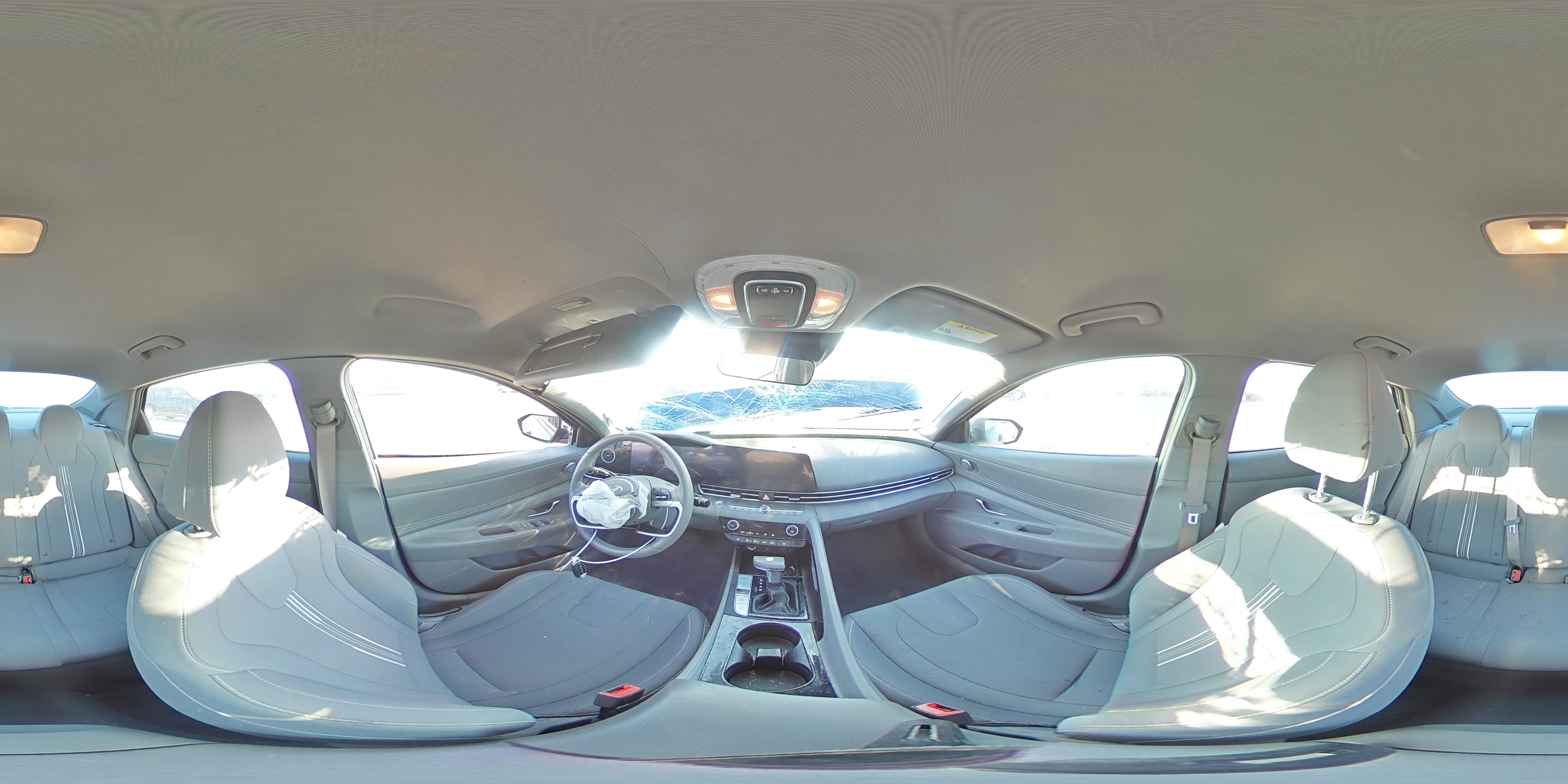 2023 Hyundai Elantra - Image 12