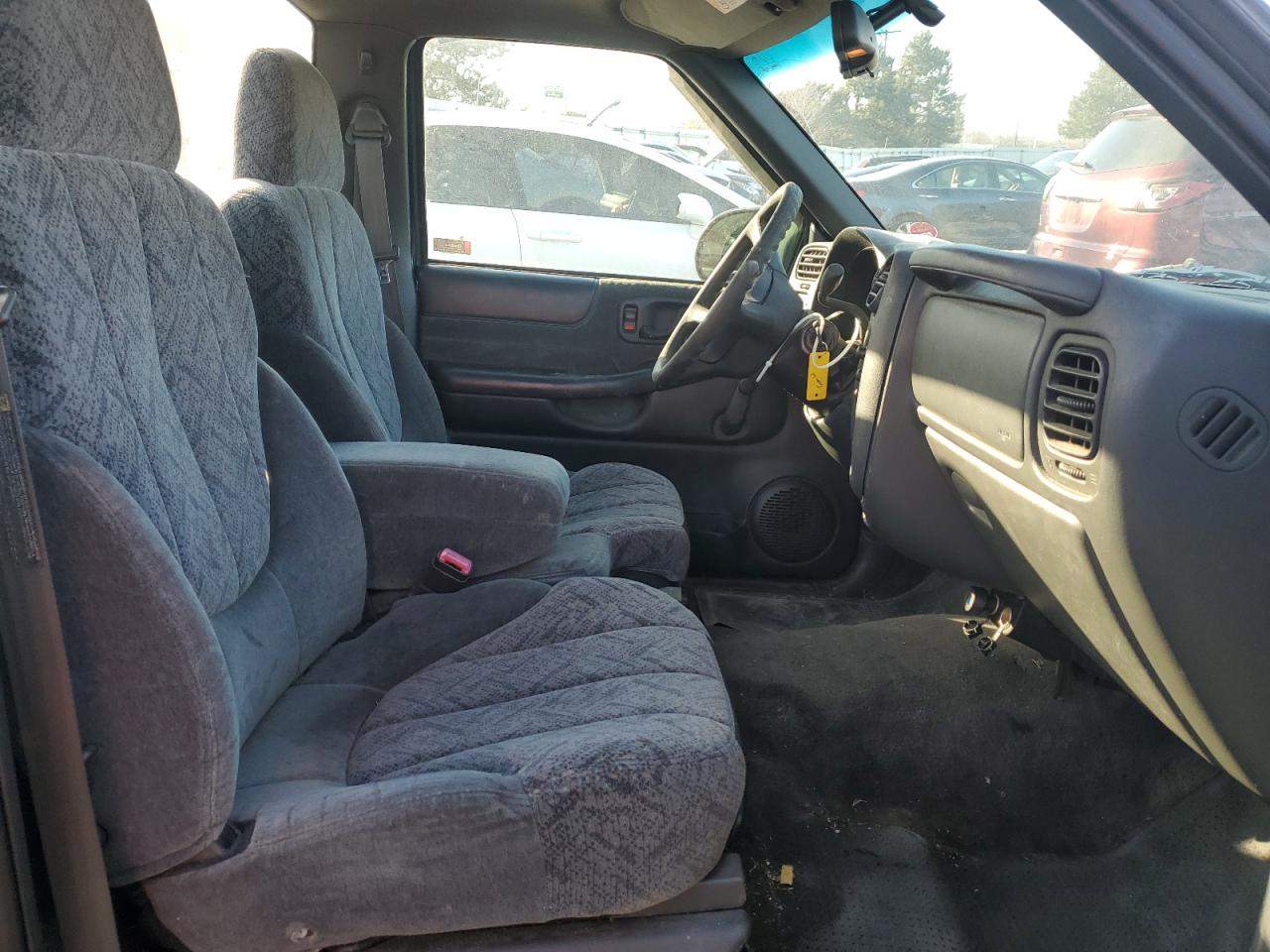 2000 GMC Sonoma - Image 11
