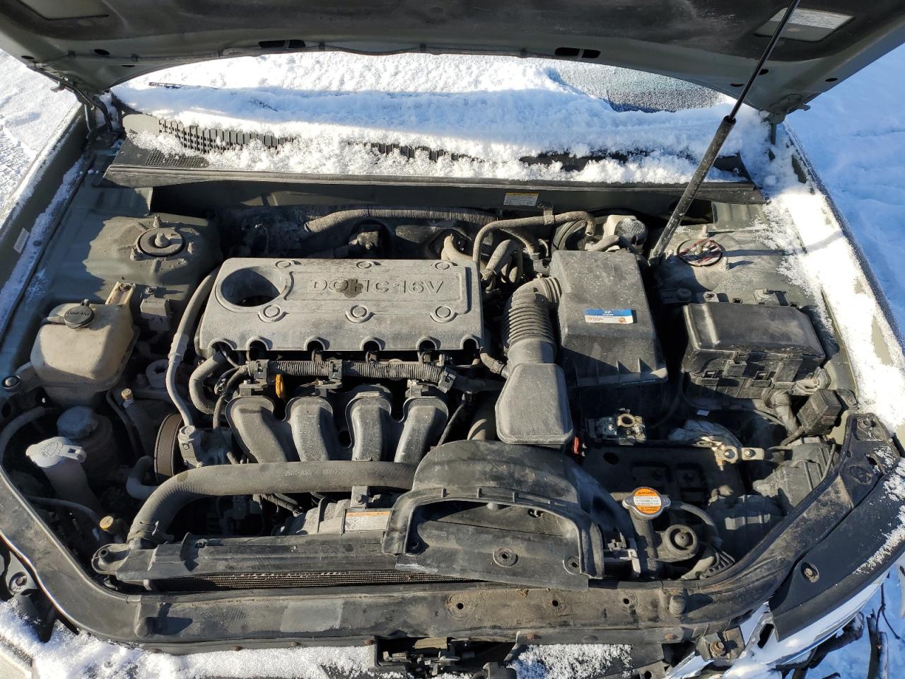 2010 Hyundai Sonata - Image 12