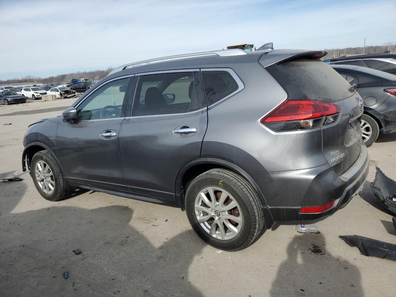 2017 Nissan Rogue - Image 2