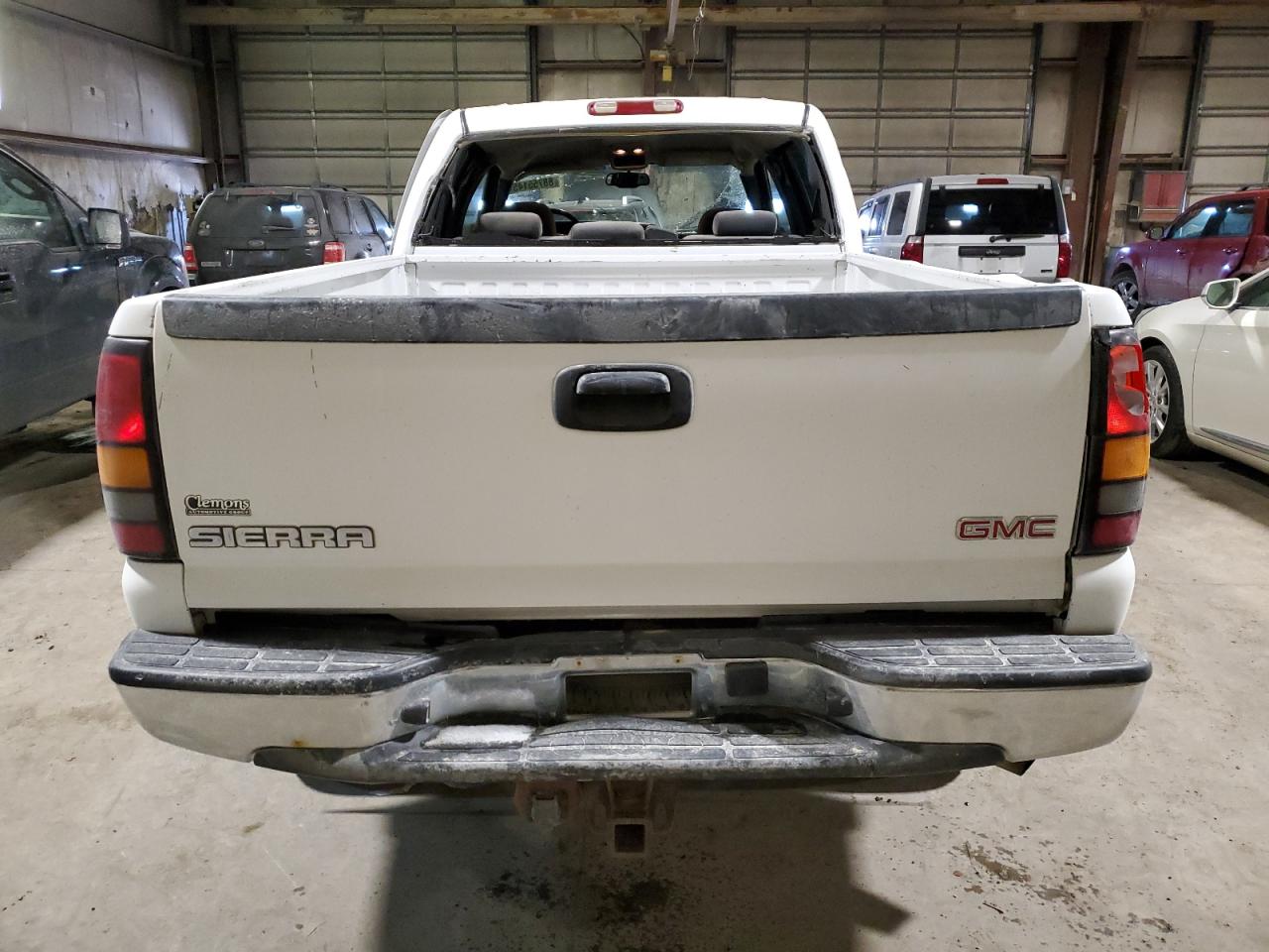 2005 GMC Sierra - Image 6