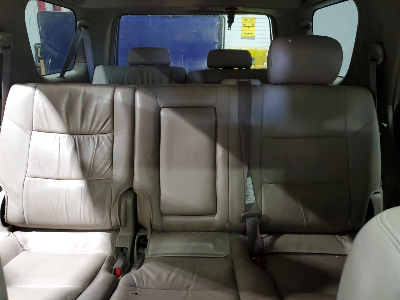 2001 Toyota Sequoia - Image 10