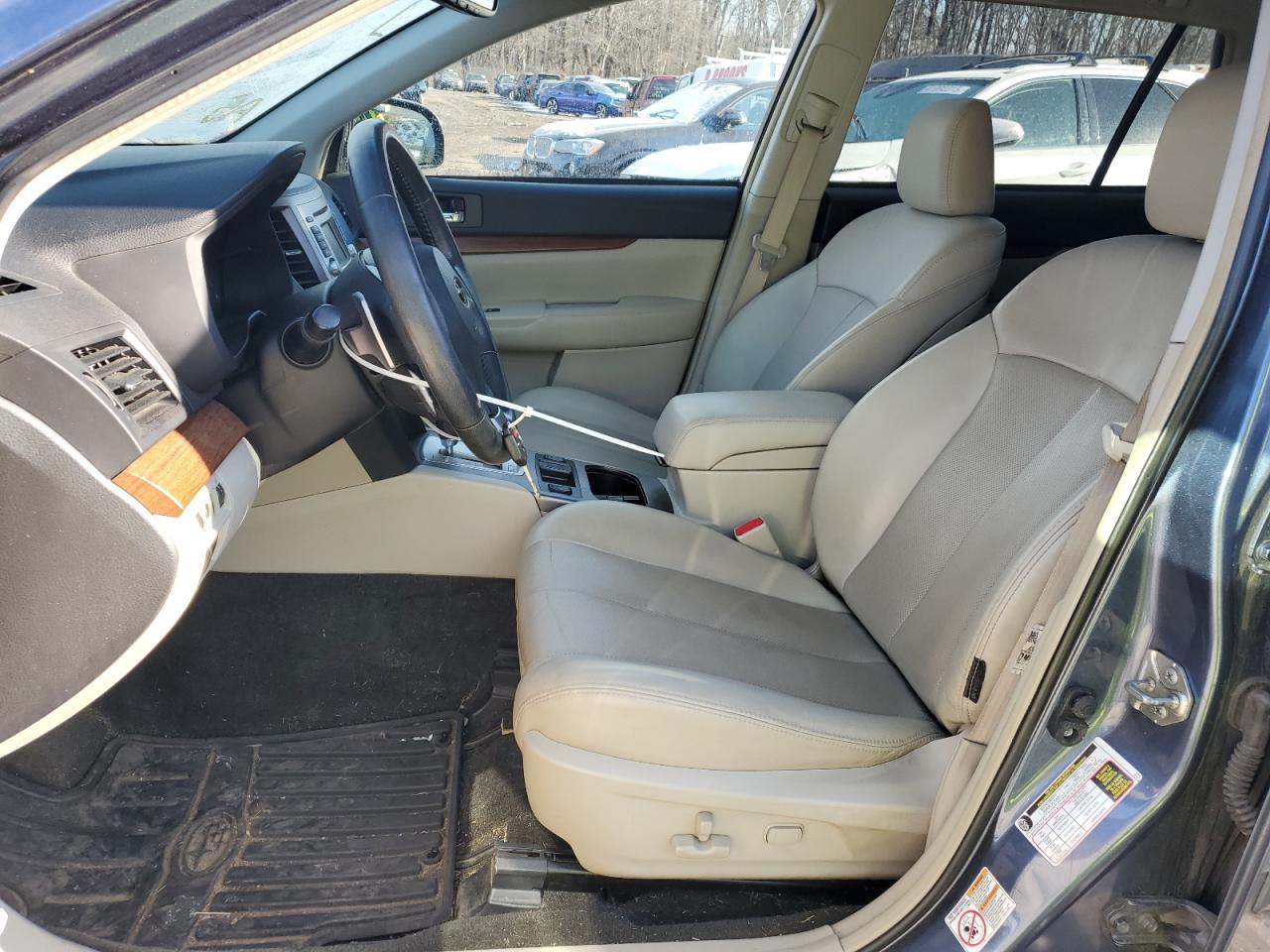 2014 Subaru Outback - Image 7