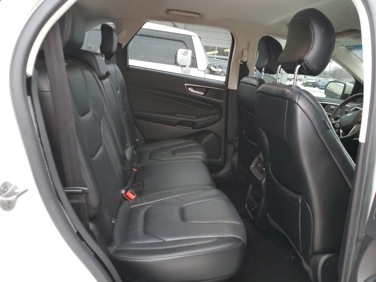 2016 Ford Edge - Image 11