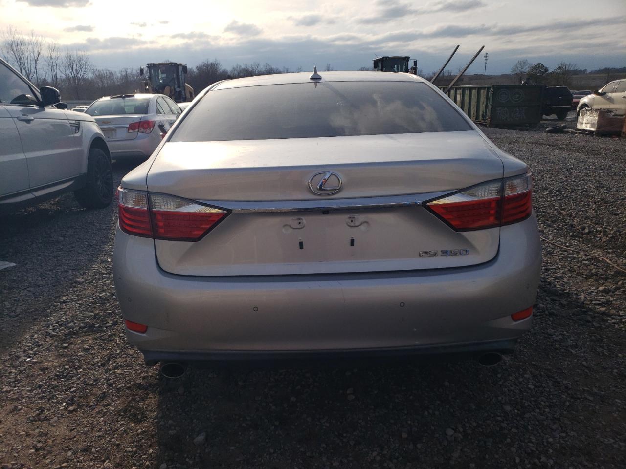 2013 Lexus ES - Image 6