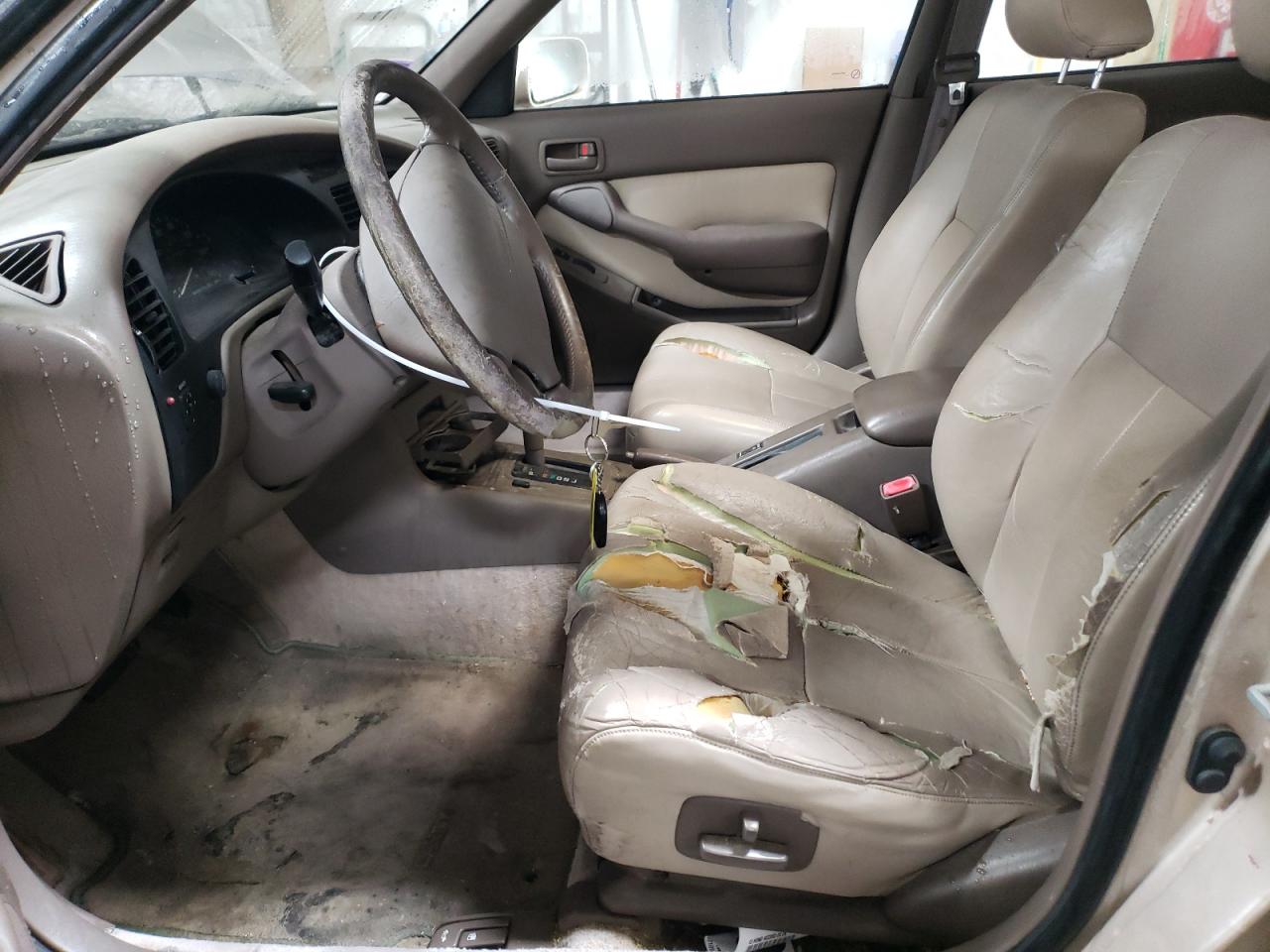 1995 Toyota Camry - Image 7