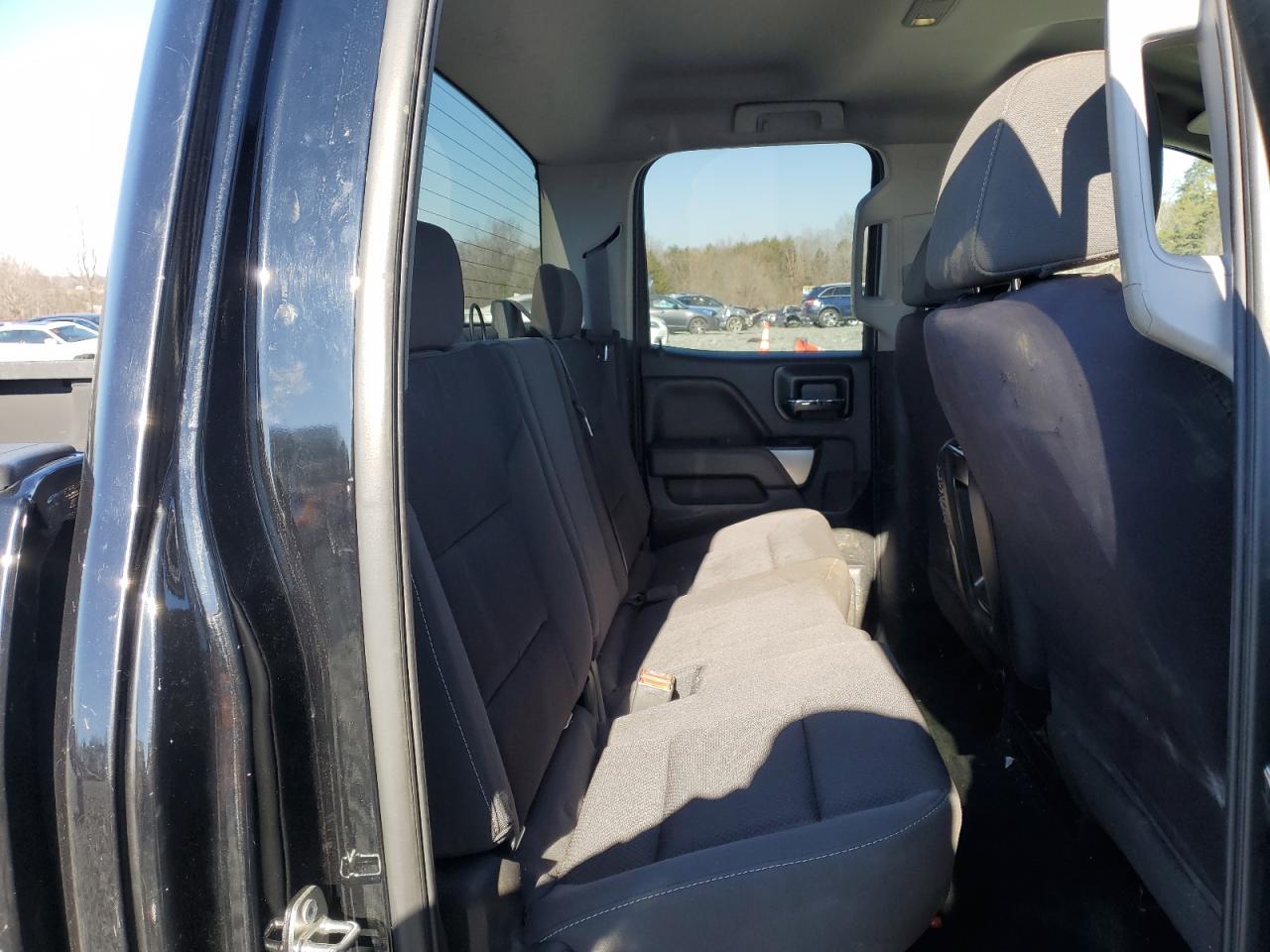 2016 Chevrolet Silverado - Image 10