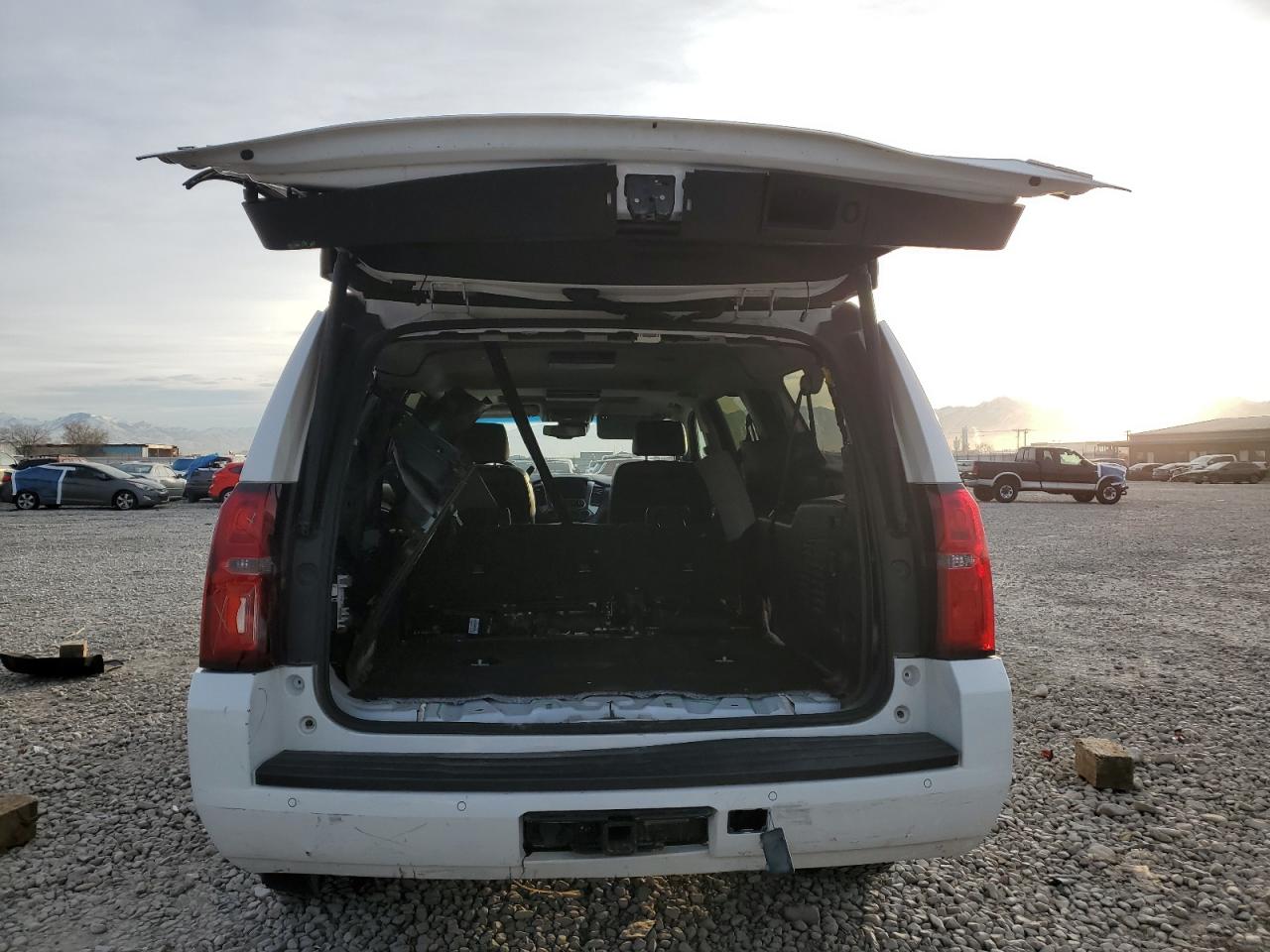 2015 Chevrolet Suburban - Image 6