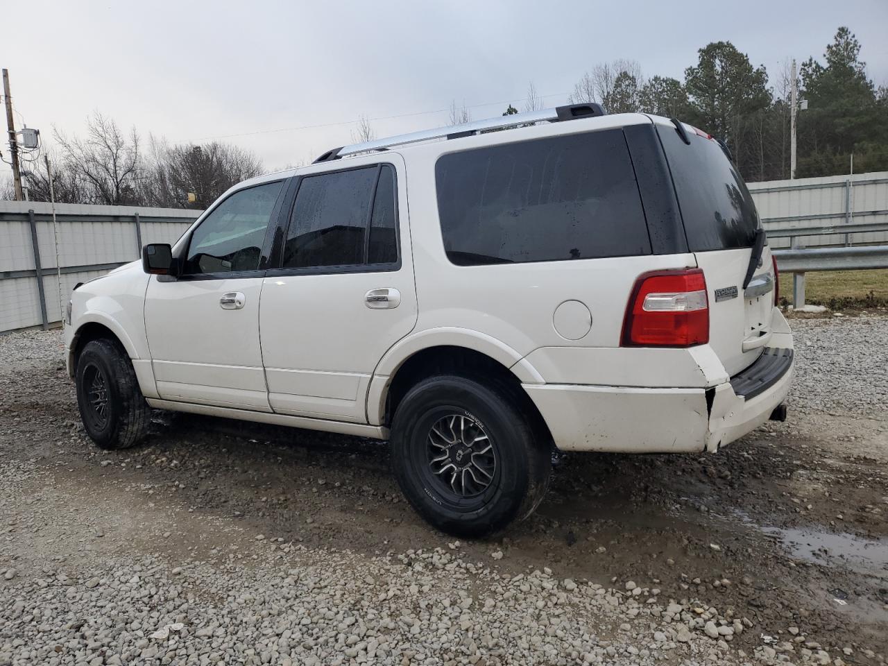 2013 Ford Expedition - Image 2