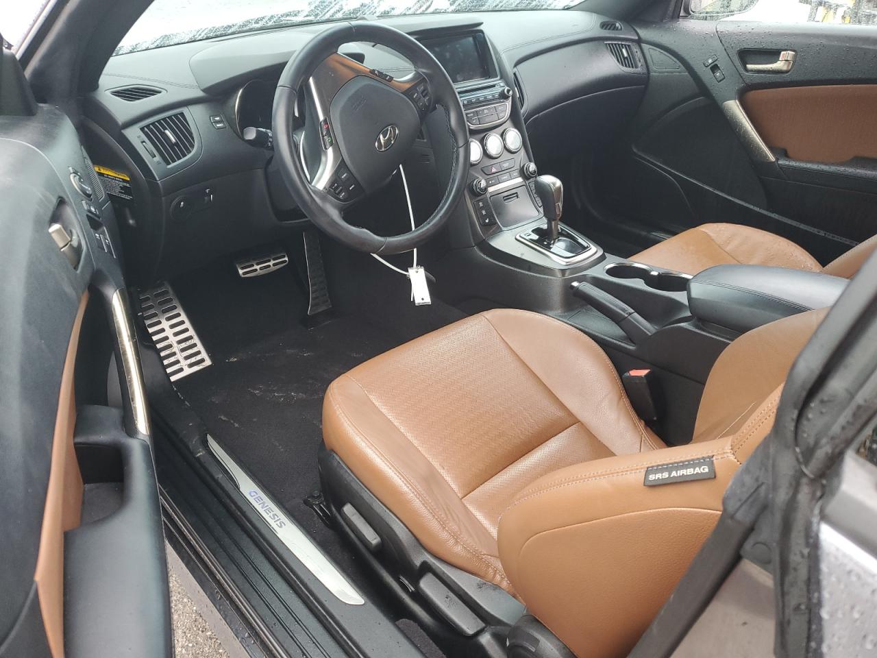 2015 Hyundai Genesis - Image 8
