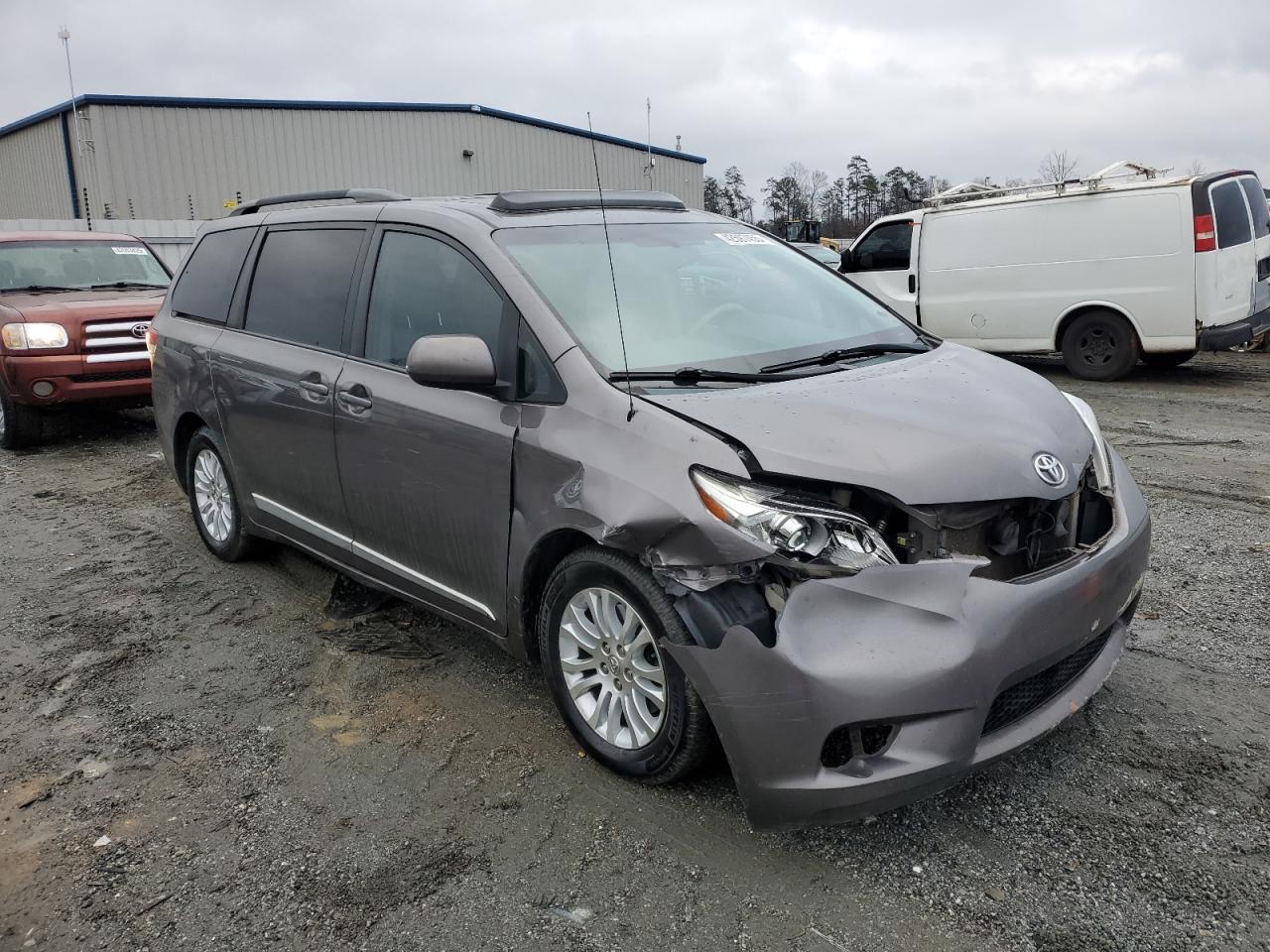 2013 Toyota Sienna - Image 4