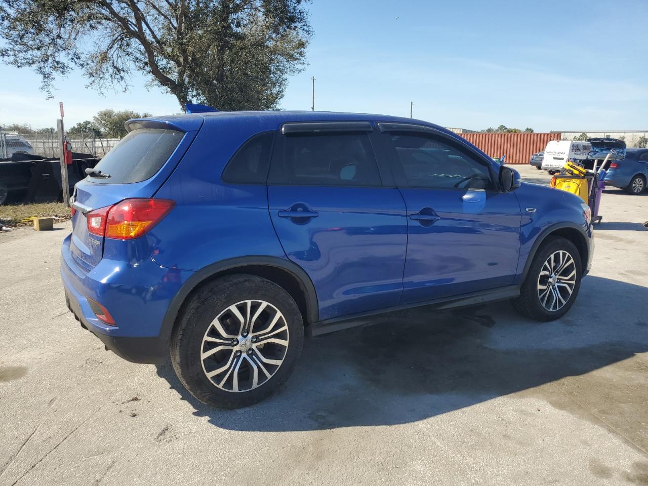 2019 Mitsubishi Outlander - Image 3