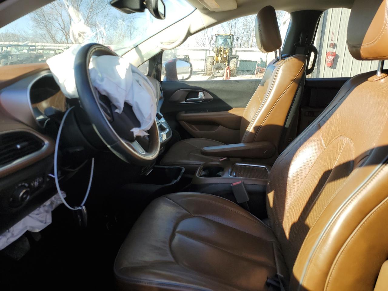 2018 Chrysler Pacifica - Image 7