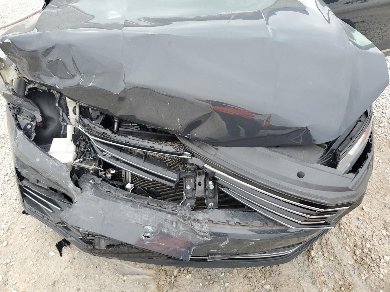 2017 Volkswagen Passat - Image 11