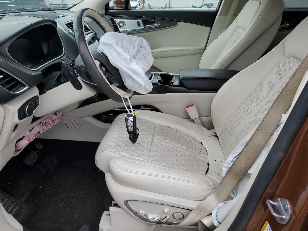 2020 Lincoln Nautilus - Image 7