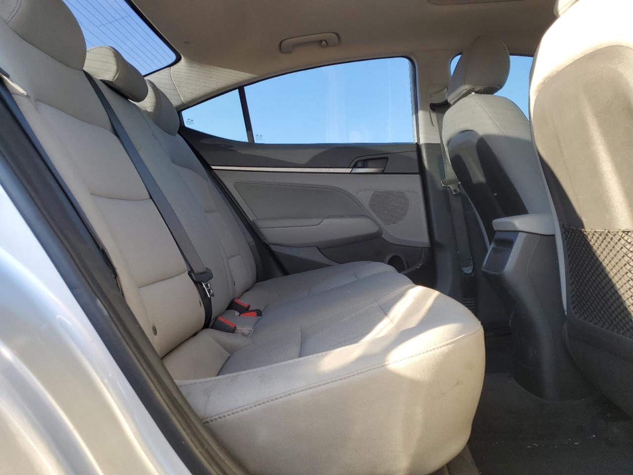 2018 Hyundai Elantra - Image 10