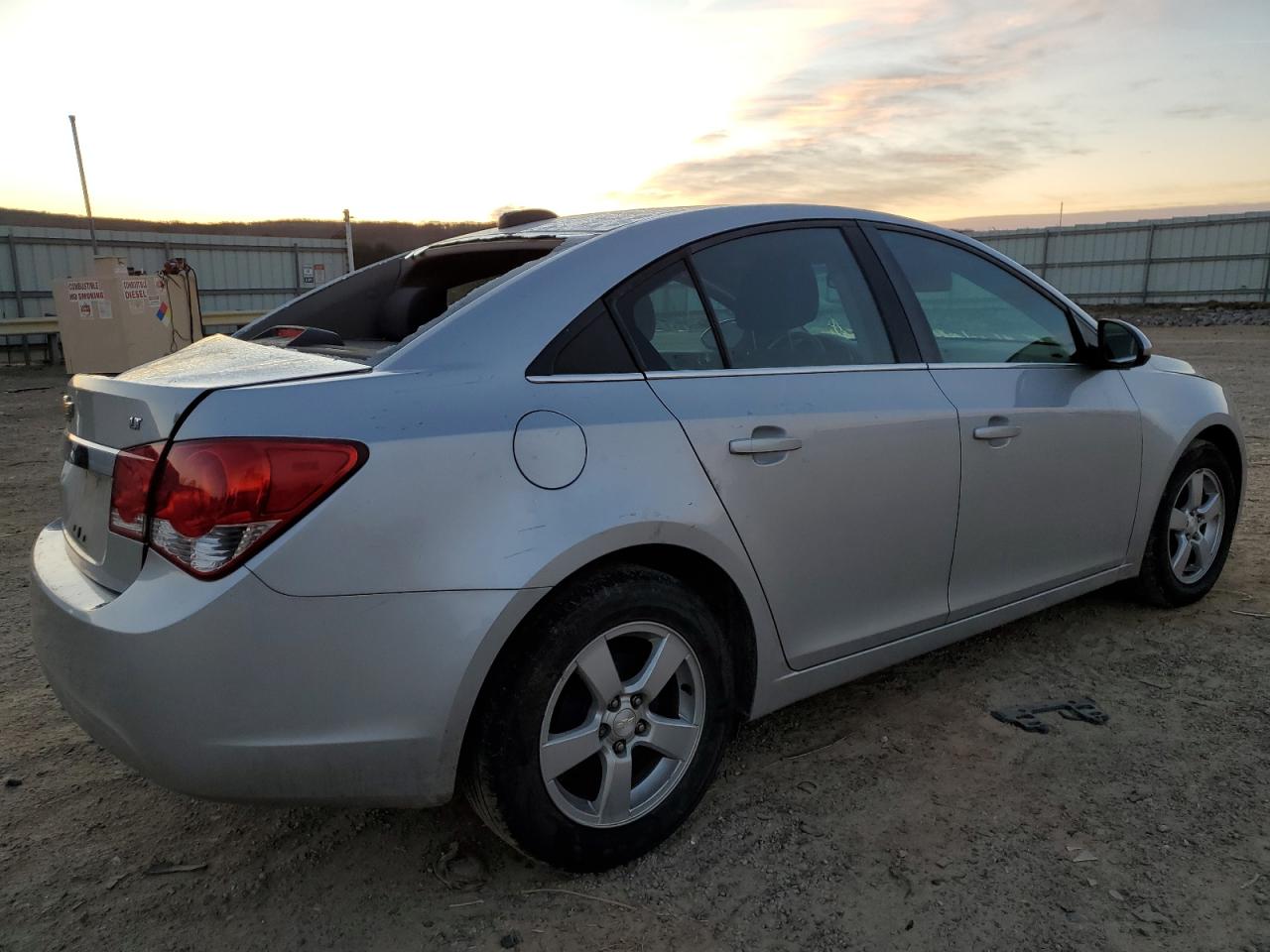 2016 Chevrolet Cruze - Image 3