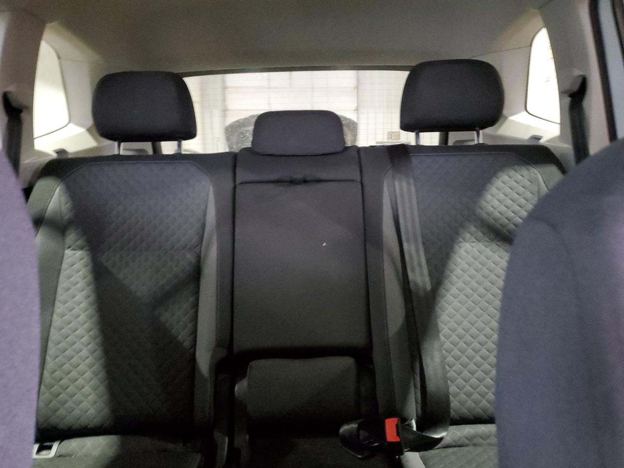 2018 Volkswagen Tiguan - Image 10