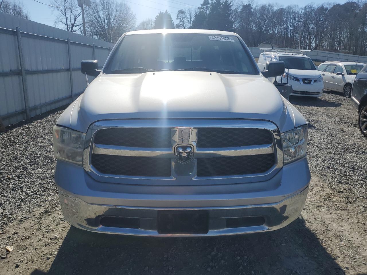 2016 RAM 1500 - Image 5