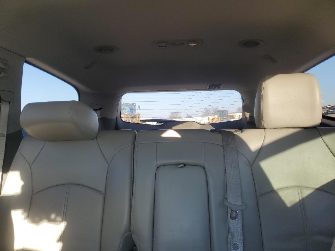 2015 Chevrolet Traverse - Image 10