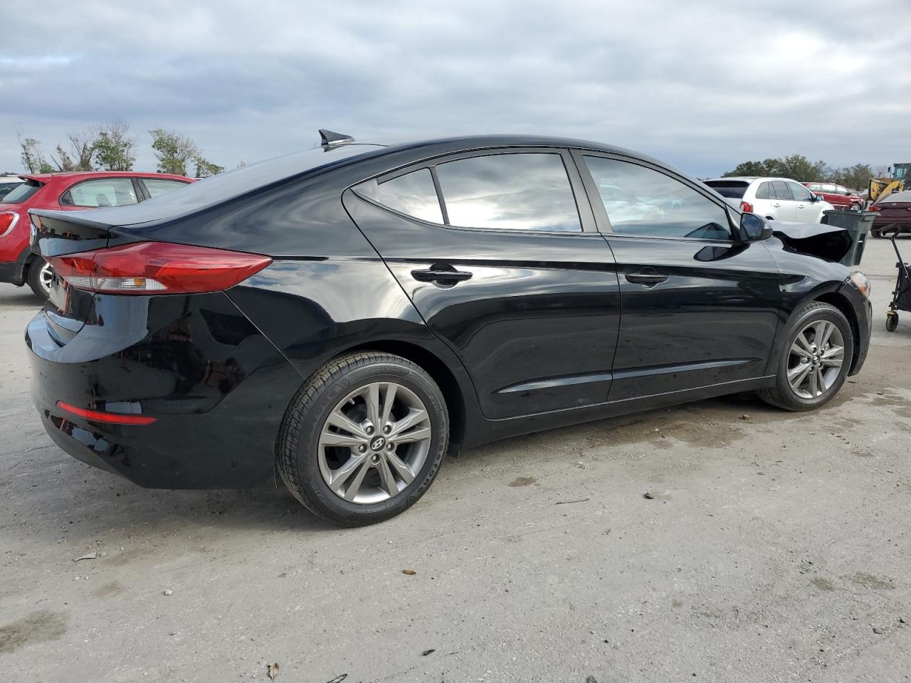 2017 Hyundai Elantra - Image 3