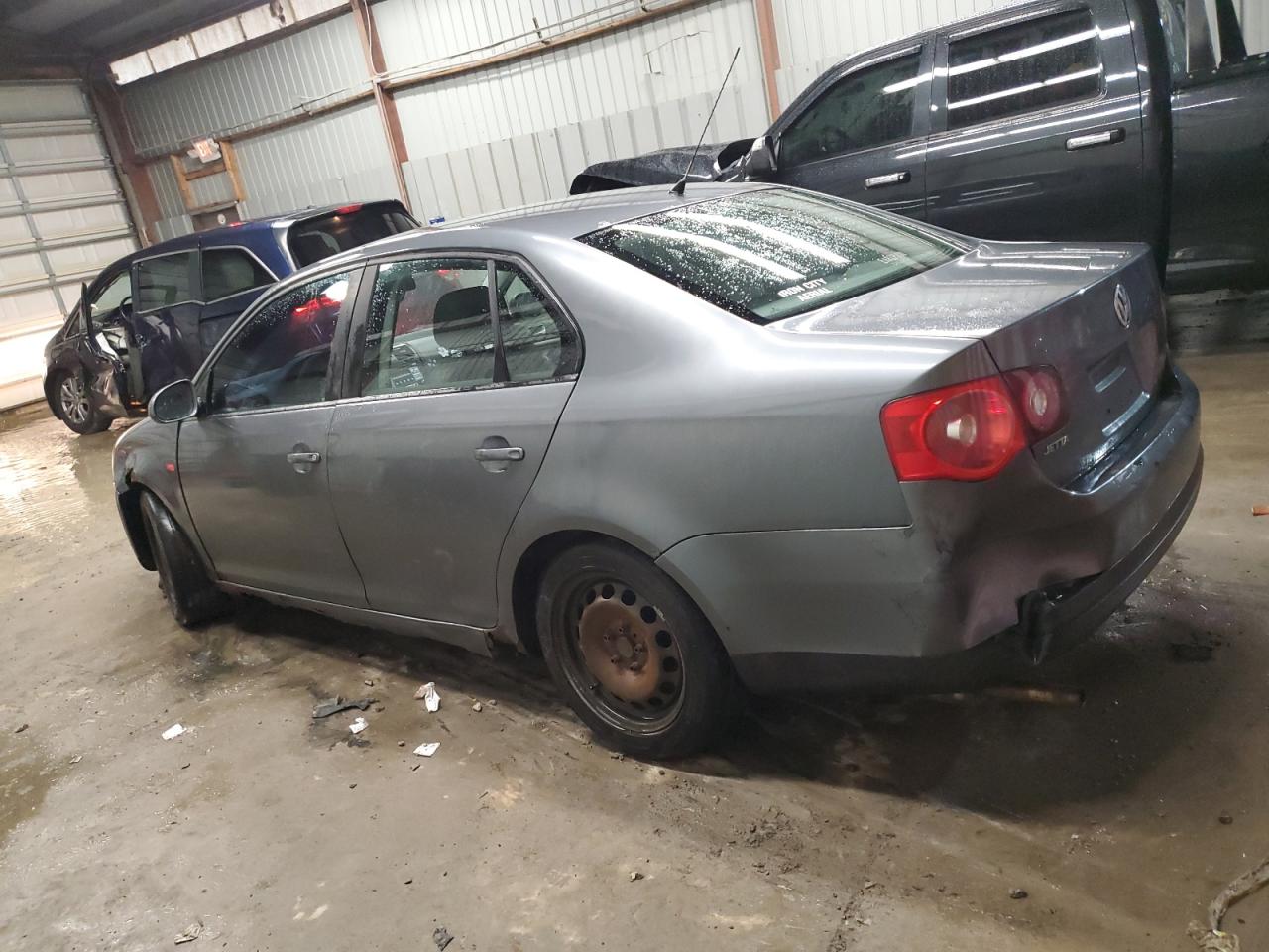 2008 Volkswagen Jetta - Image 2