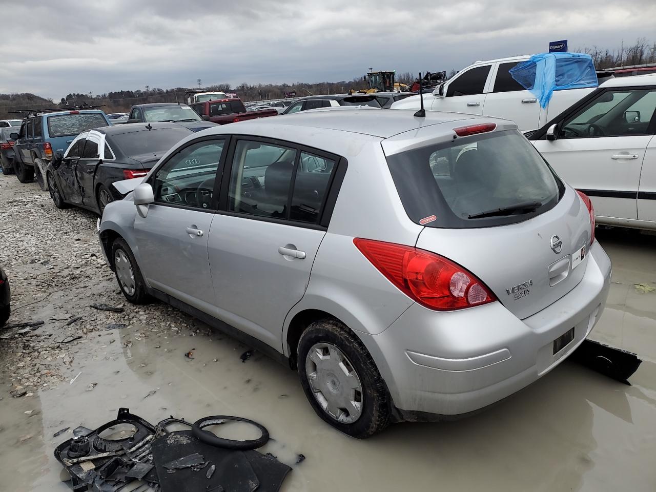 2011 Nissan Versa - Image 2