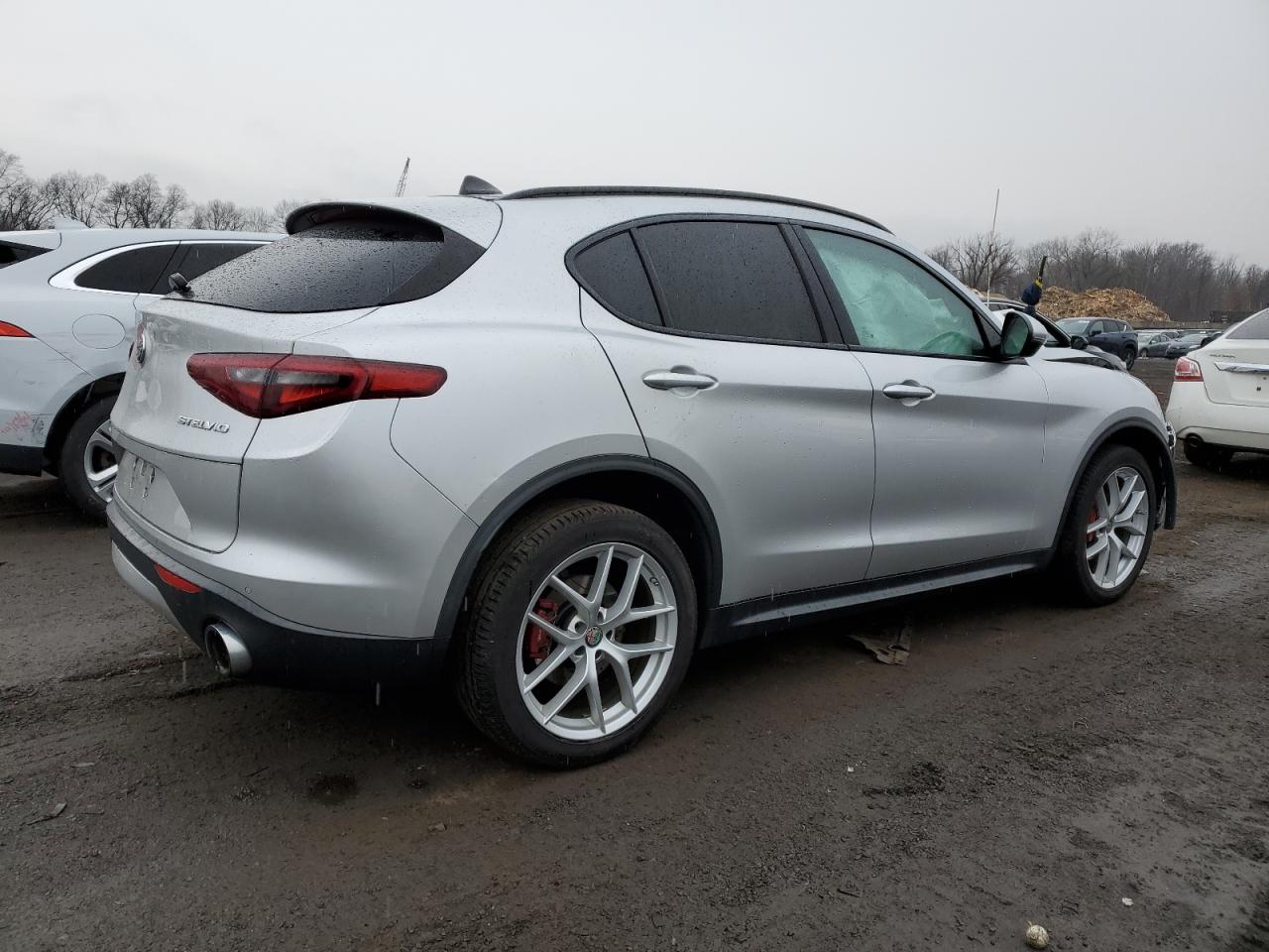 2018 Alfa Romeo Stelvio - Image 3
