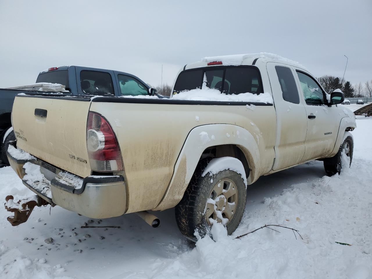 2010 Toyota Tacoma - Image 3