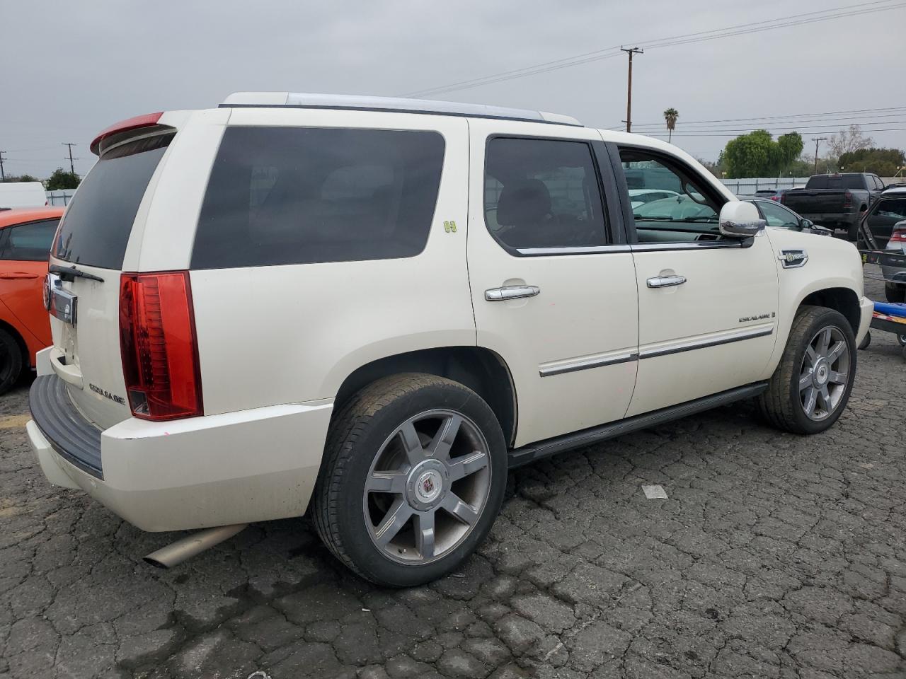 2009 Cadillac Escalade - Image 3