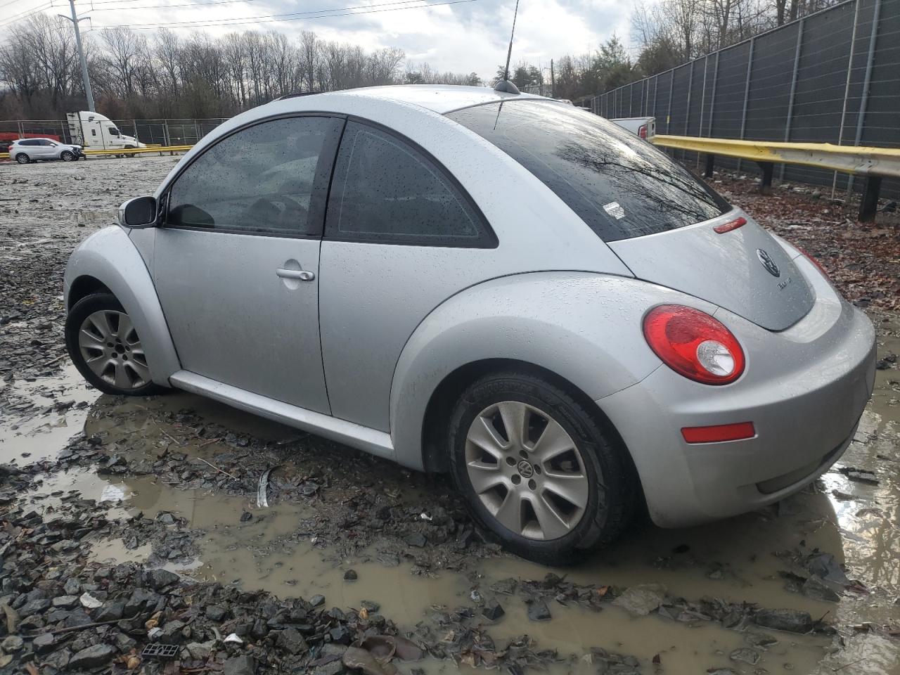 2008 Volkswagen Beetle - Image 2
