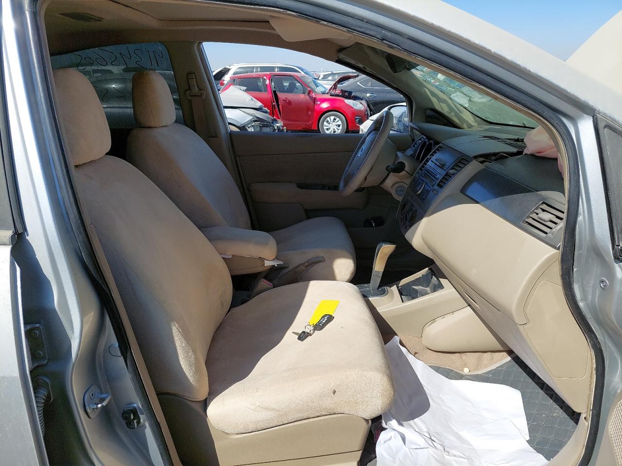 3N1BC1C86BK204212 - 2011 Nissan Tiida - #41345605
