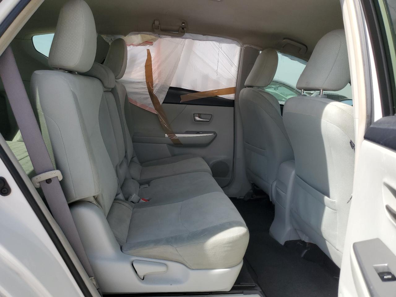 2012 Toyota Prius - Image 11