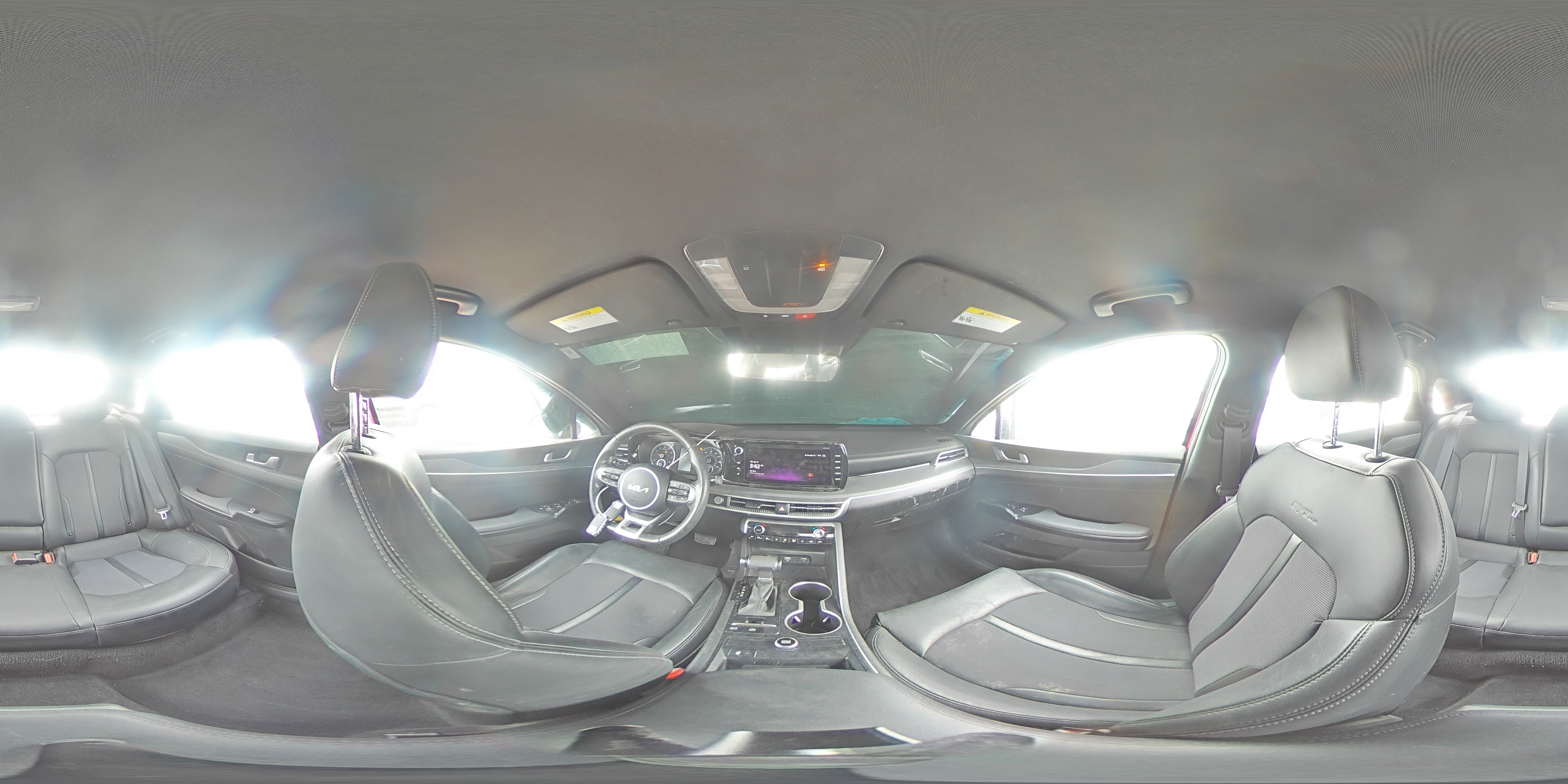 2023 Kia K5 - Image 13