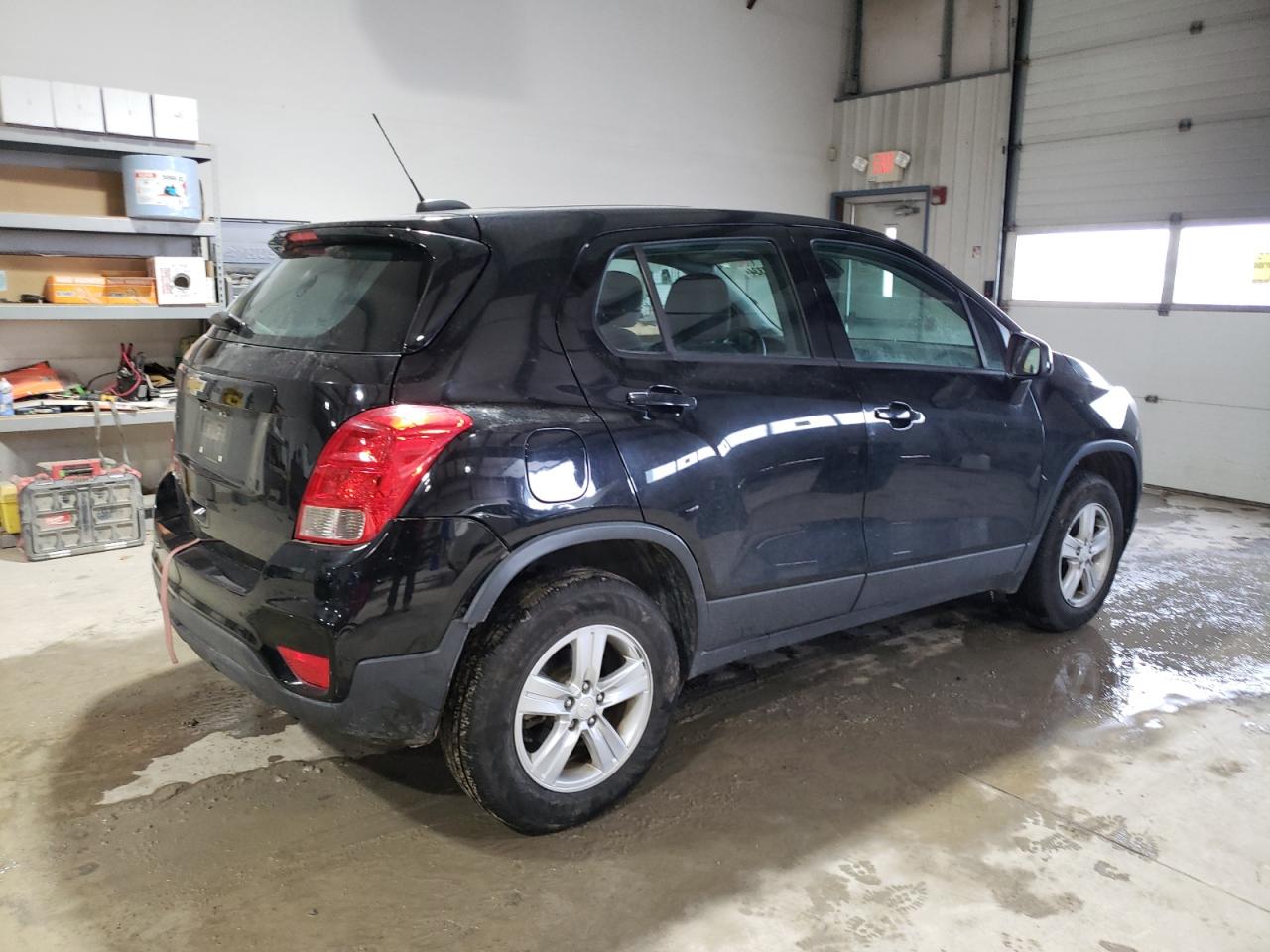 VIN 3GNCJNSBXKL388129 2019 CHEVROLET TRAX no.3