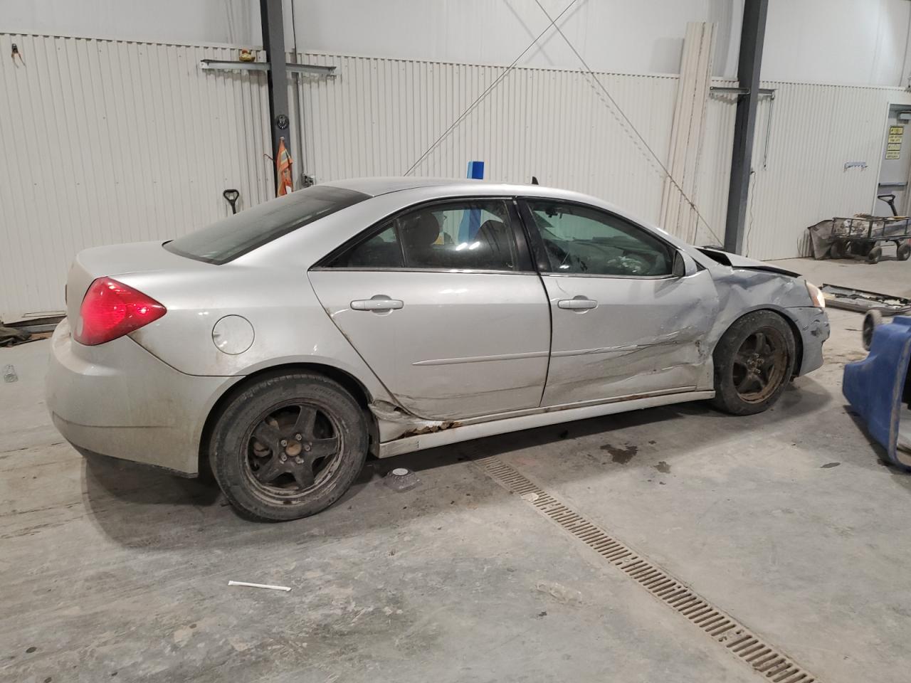 2010 Pontiac G6 - Image 3