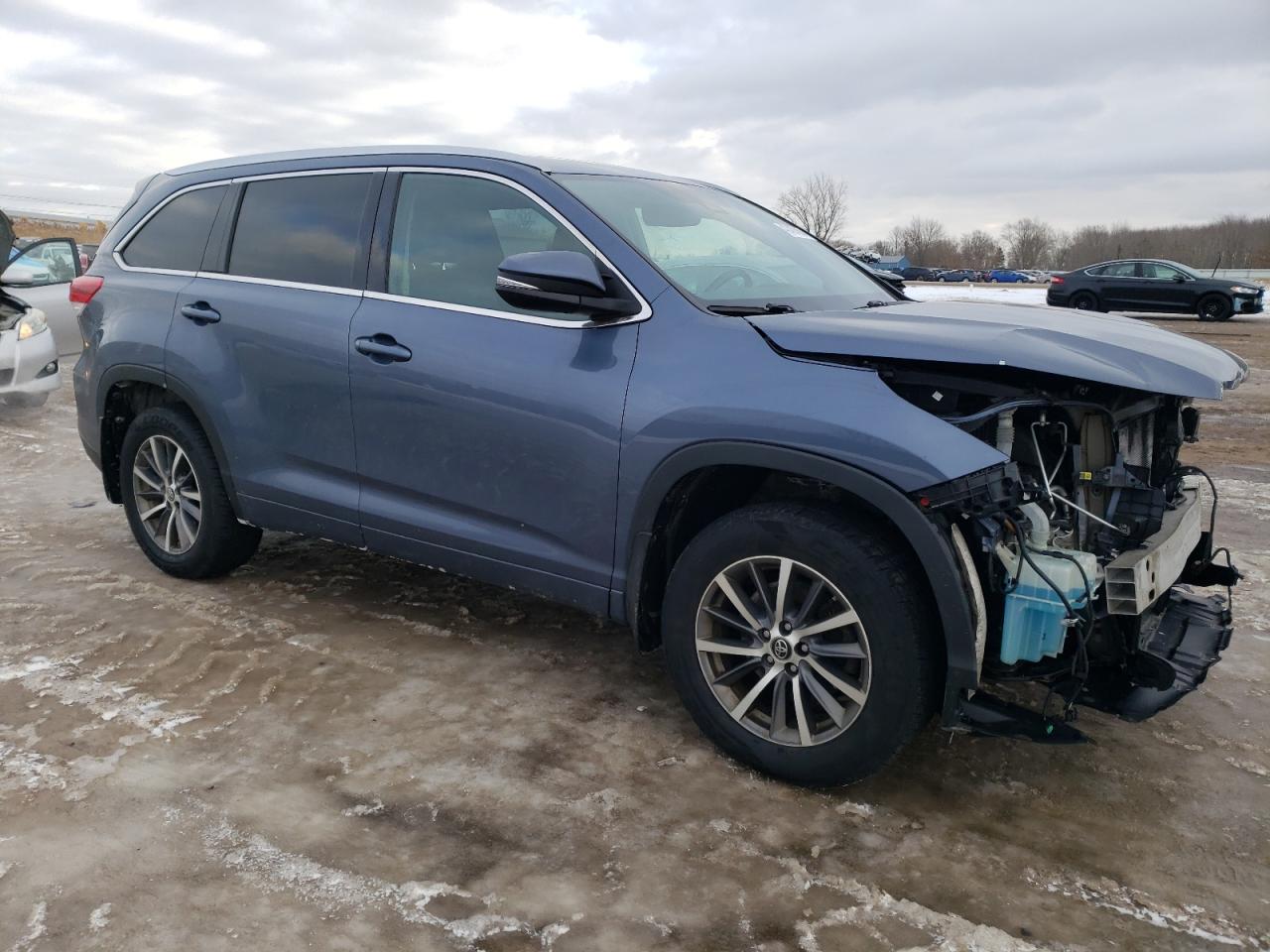 2017 Toyota Highlander - Image 4