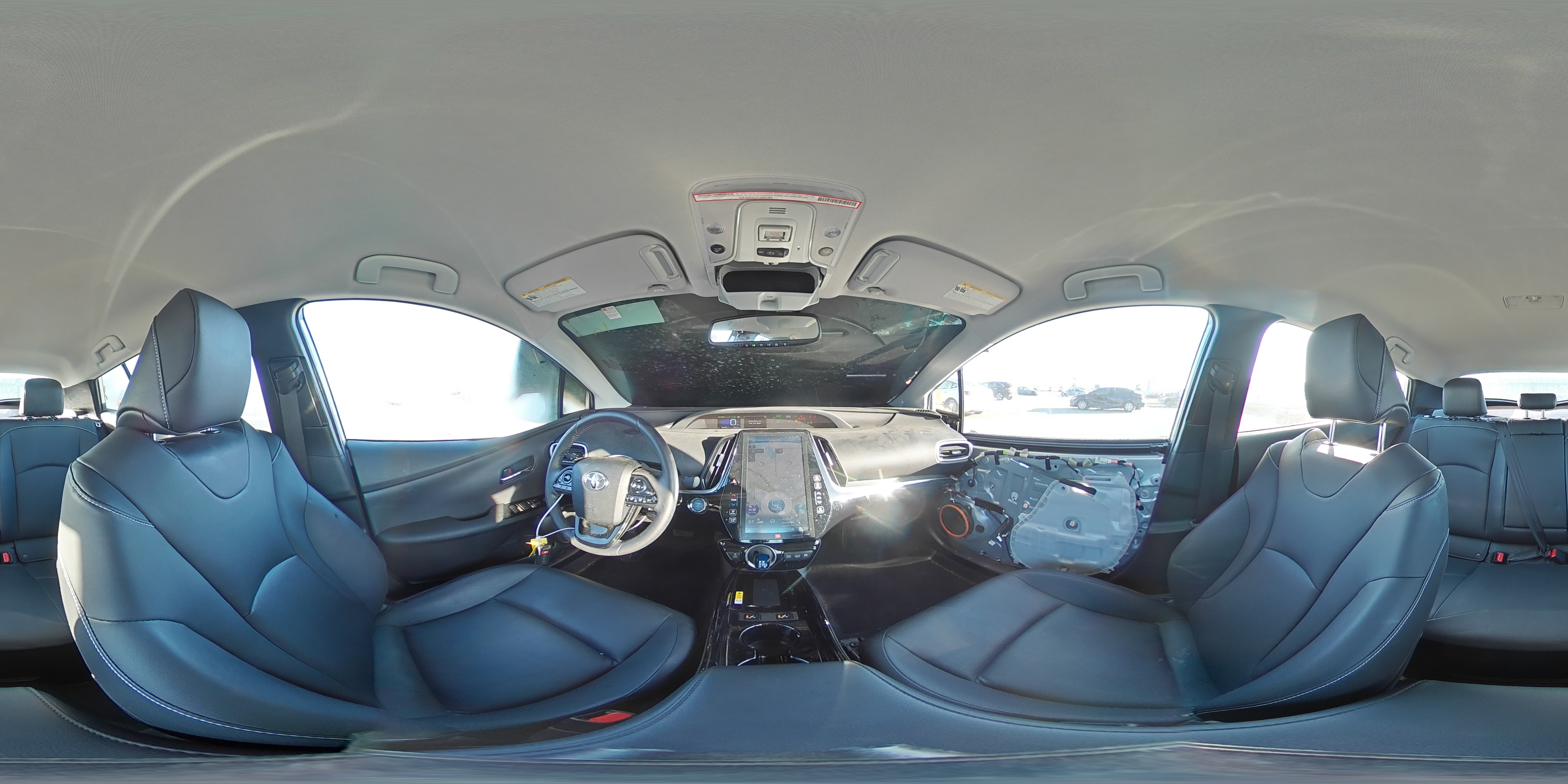 2020 Toyota Prius - Image 13