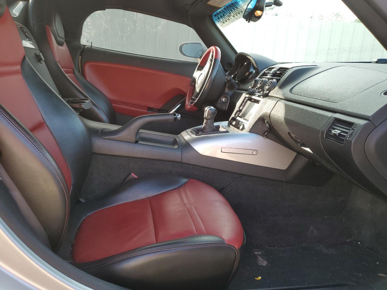 2008 Saturn Sky - Image 10