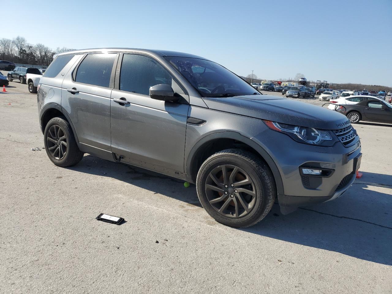 2017 Land Rover Discovery - Image 4