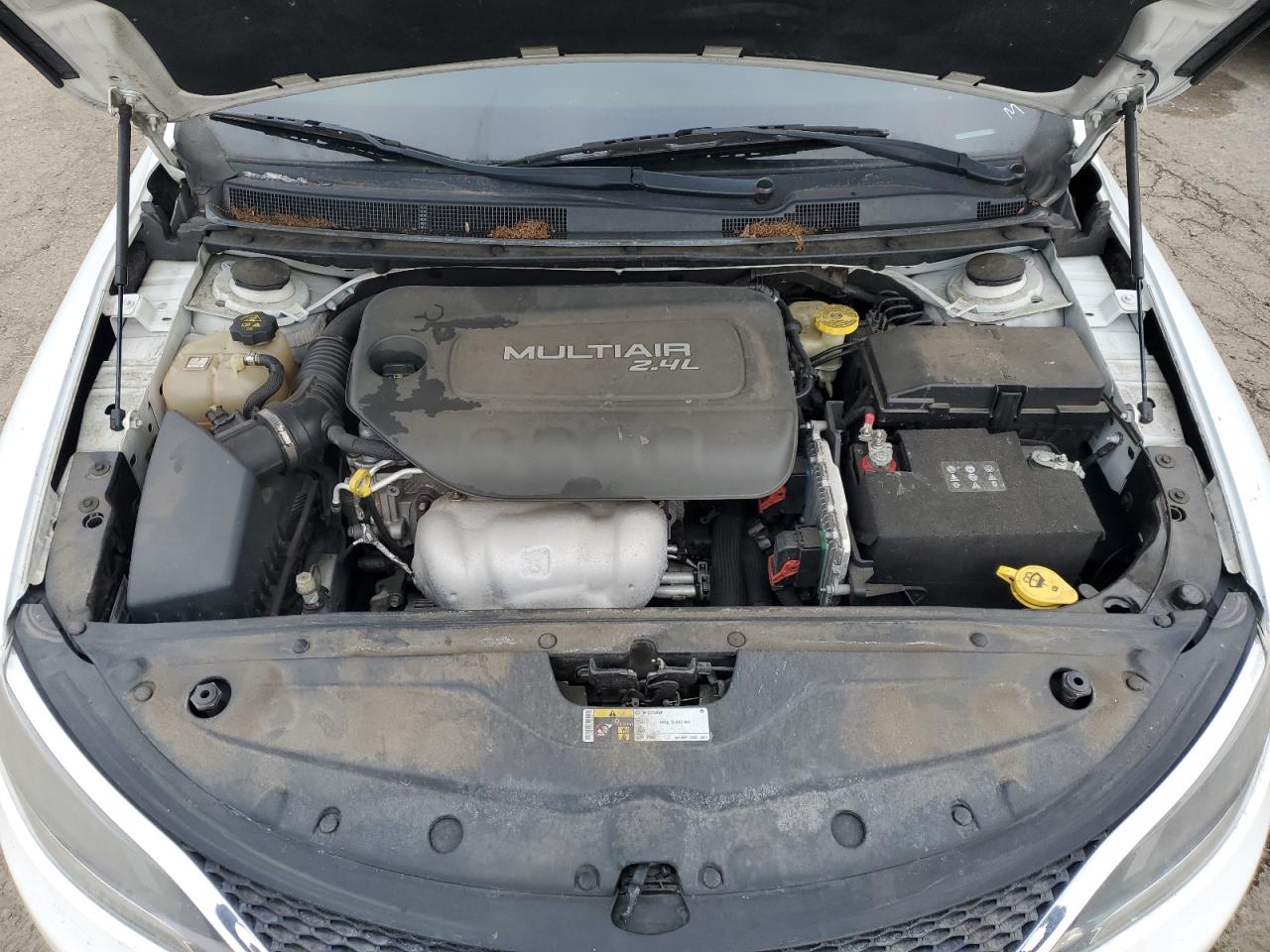 2015 Chrysler 200 - Image 12