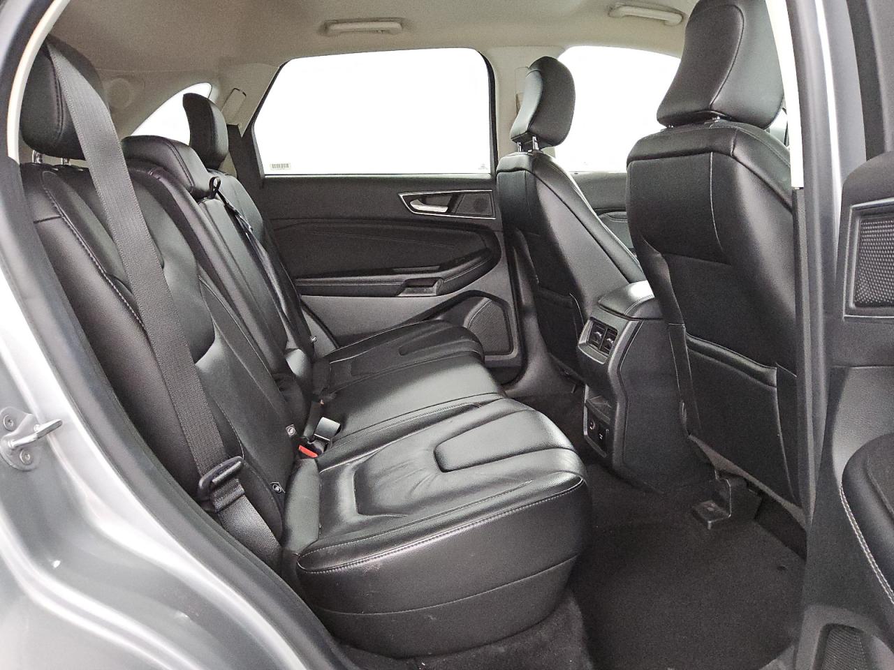 2022 Ford Edge - Image 11