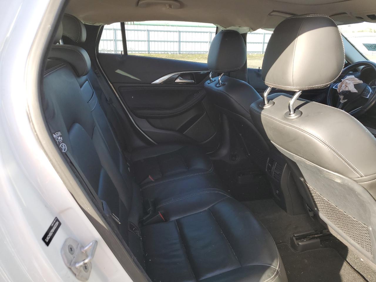 2017 Infiniti QX30 - Image 11