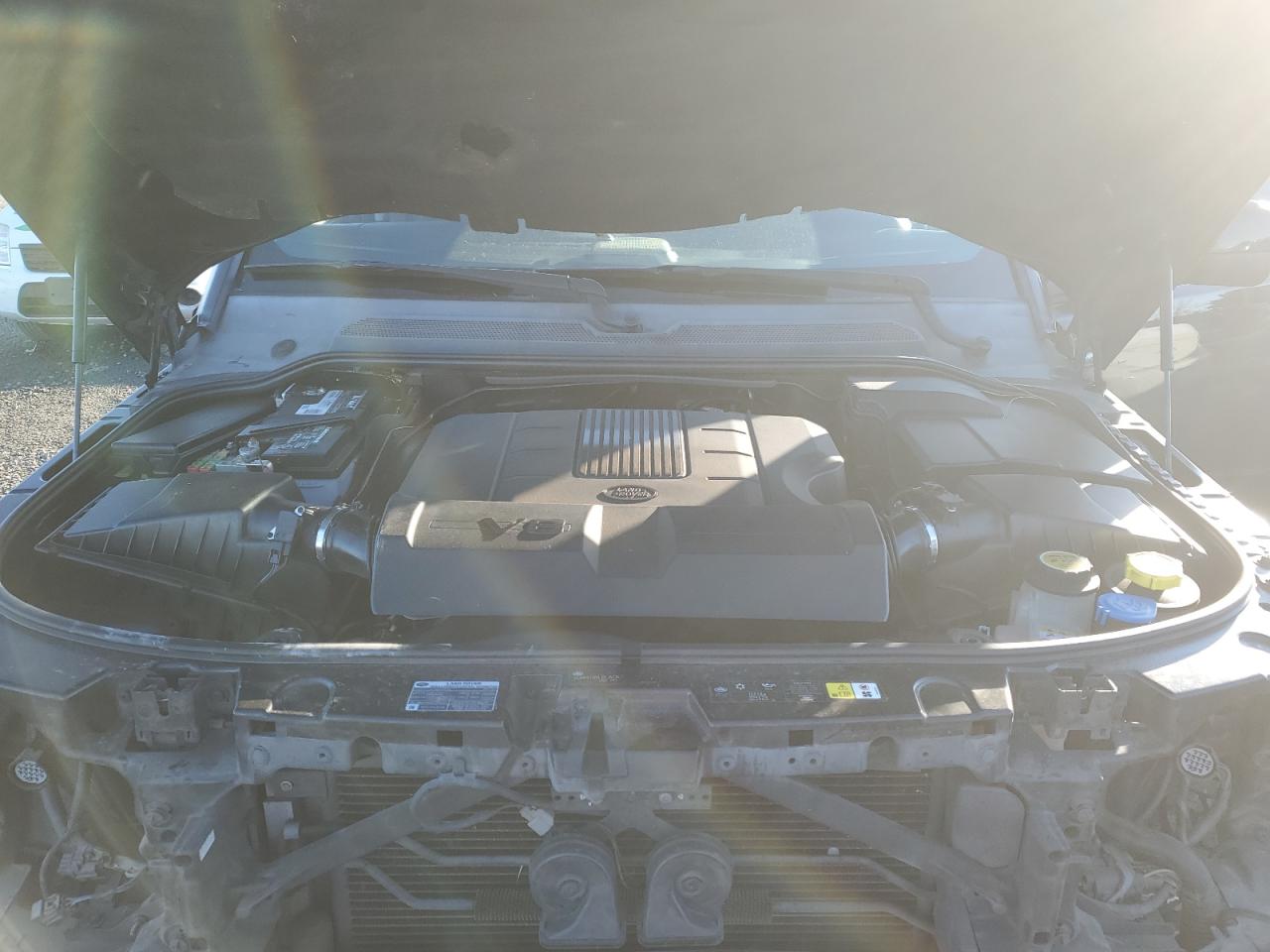 2011 Land Rover LR4 - Image 12
