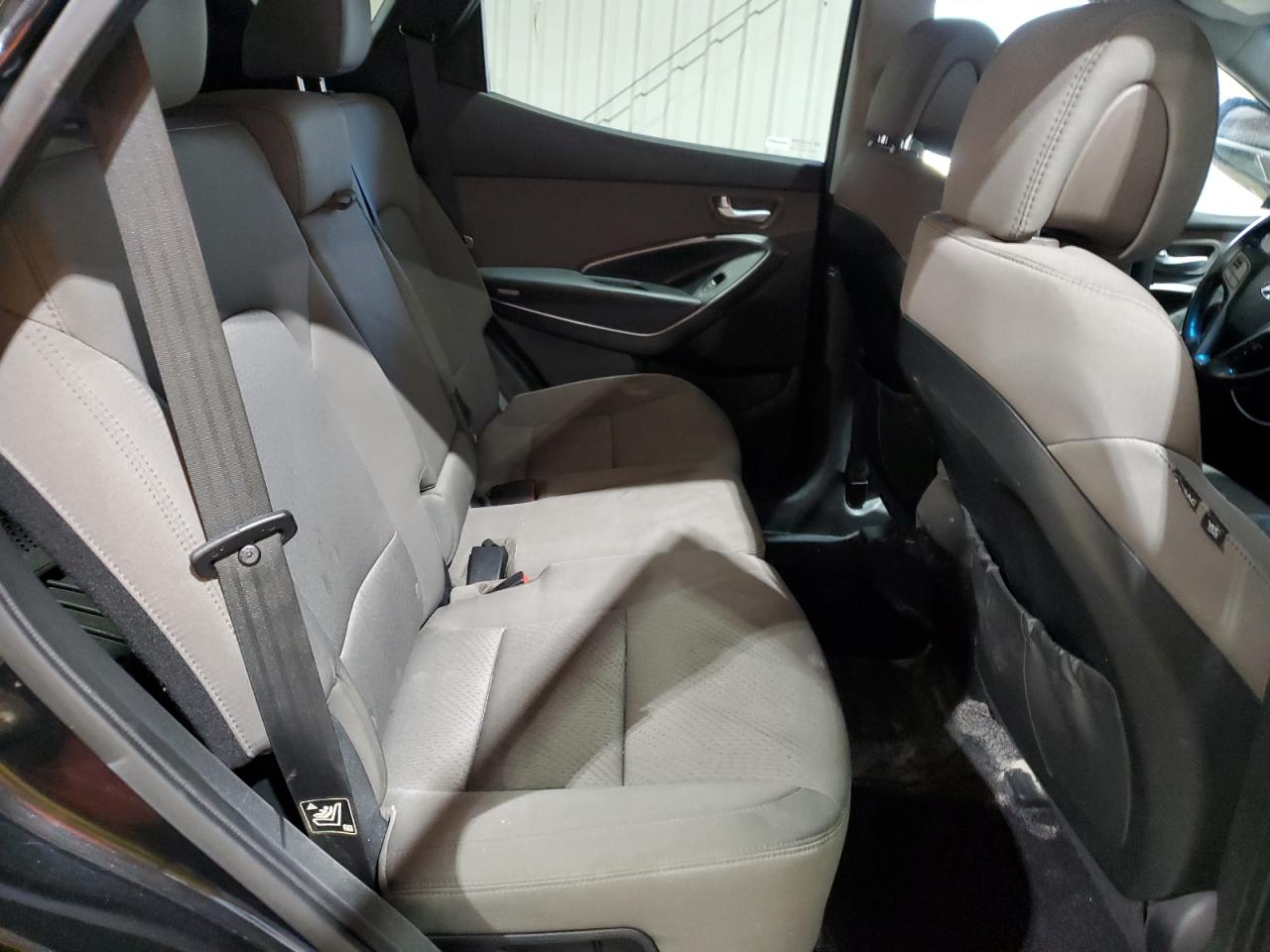 2014 Hyundai Santa Fe - Image 10