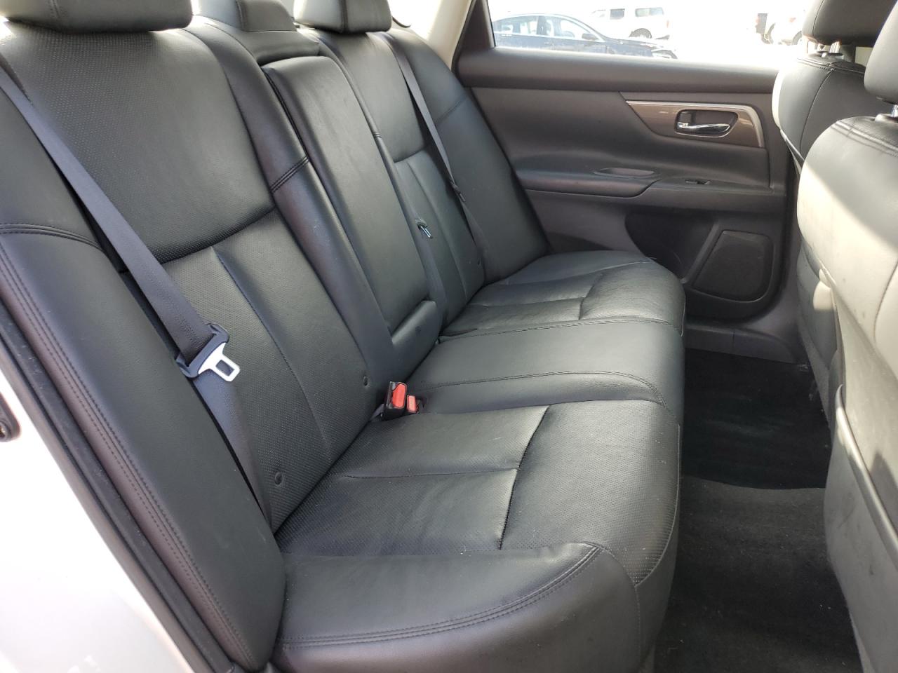 2015 Nissan Altima - Image 10
