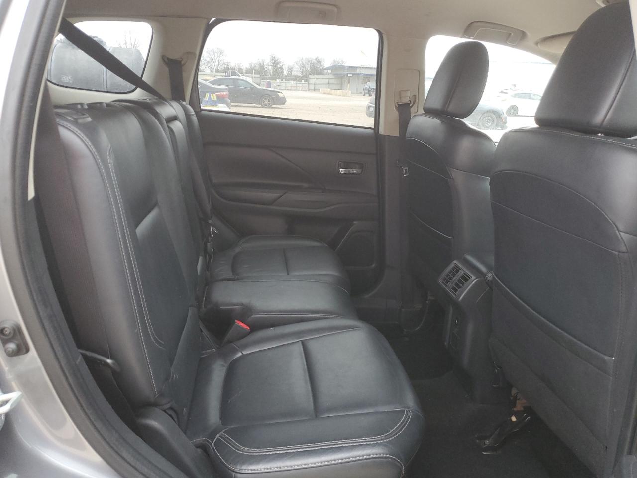 2019 Mitsubishi Outlander - Image 11