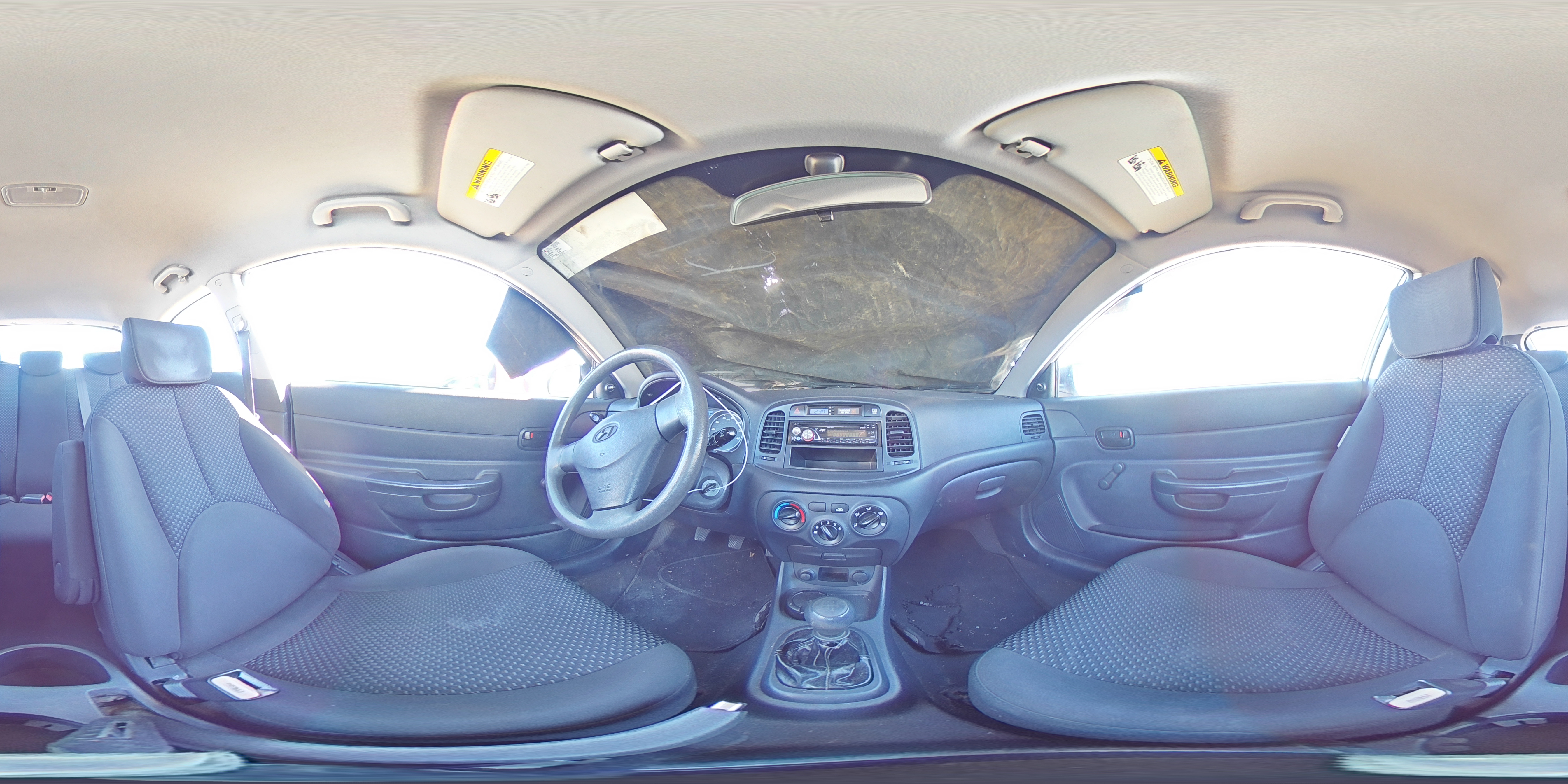 2010 Hyundai Accent - Image 13