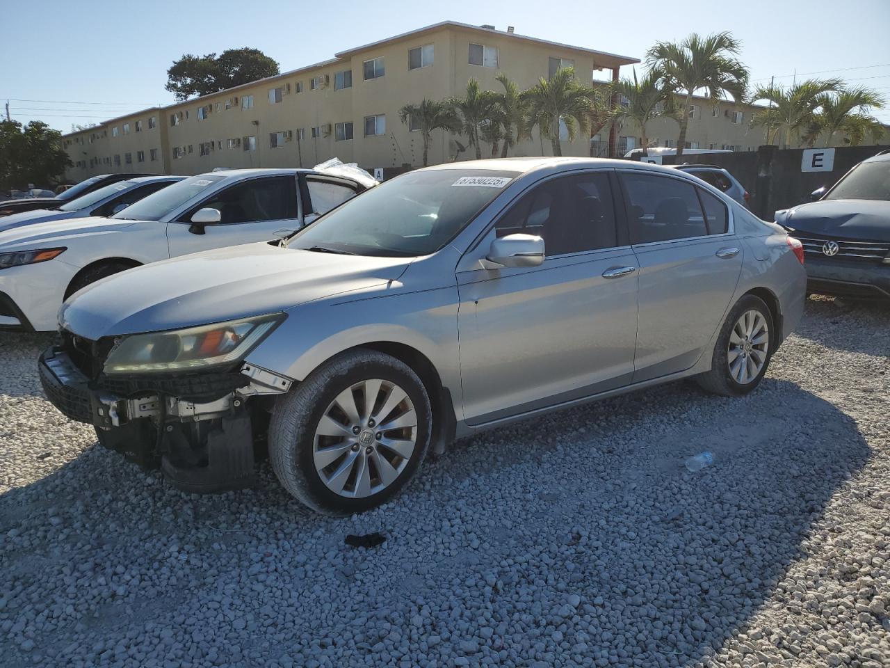 VIN 1HGCR3F81DA006084 2013 HONDA ACCORD no.1