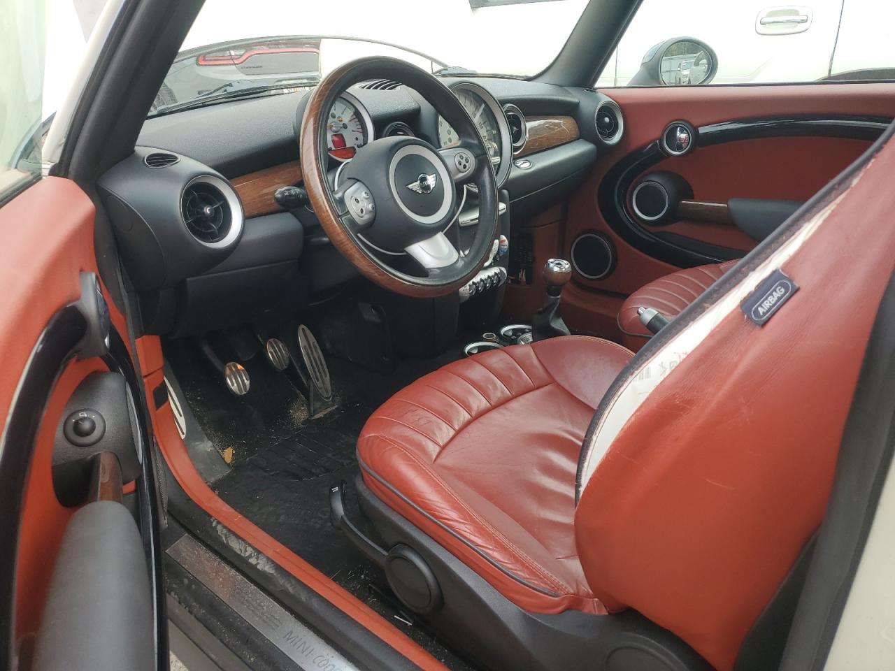 2007 Mini Cooper S VIN: WMWMF735X7TL83242 Lot: 41609565